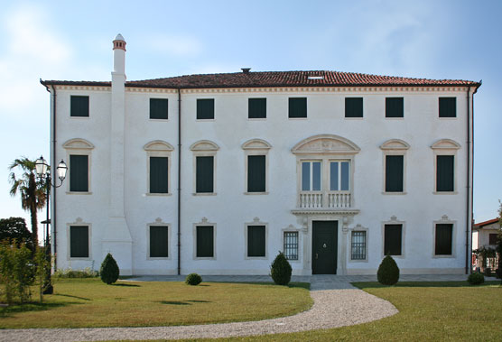 Camponogara (Ve), località Campoverardo, Villa Manfredini.